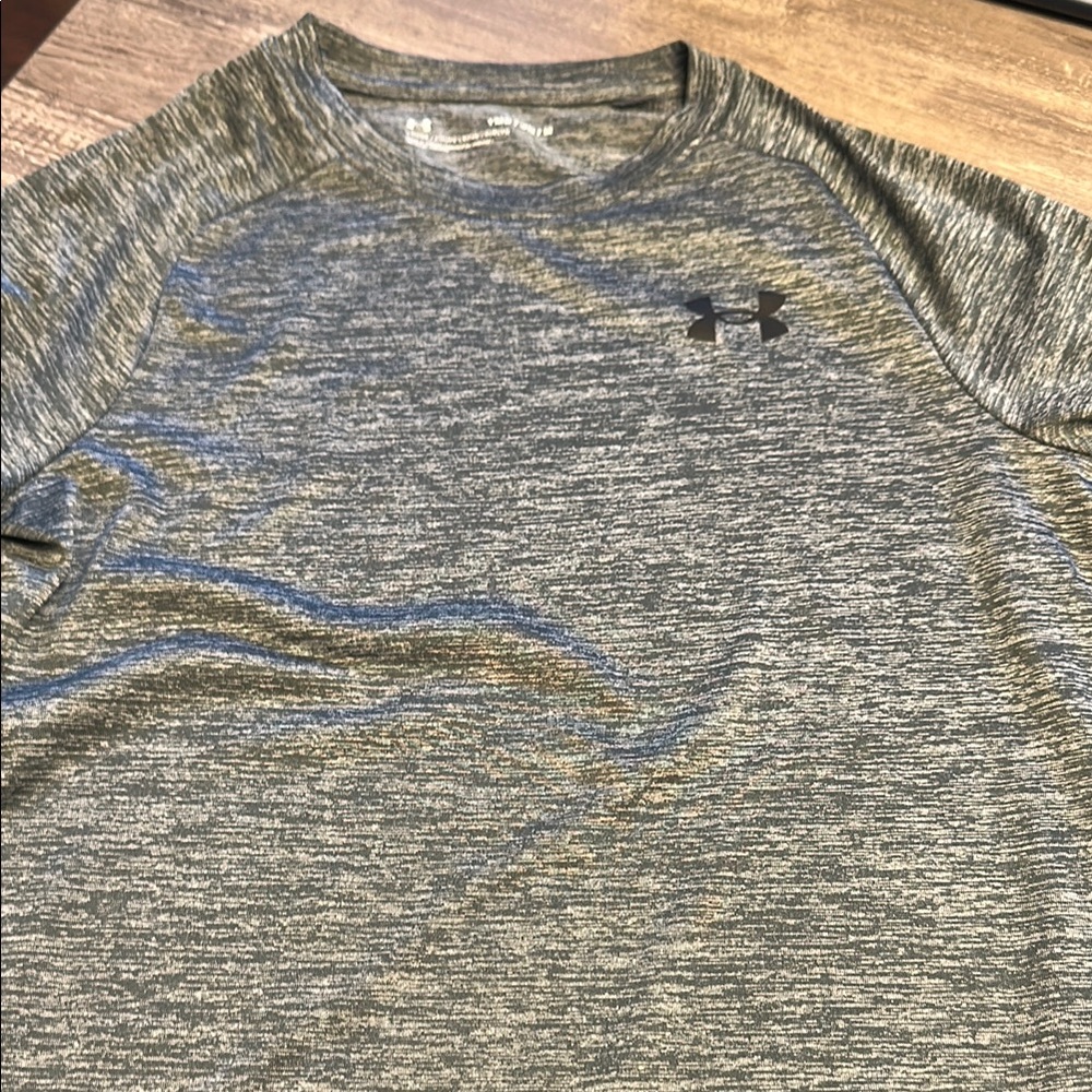 Boys under Armour shirt